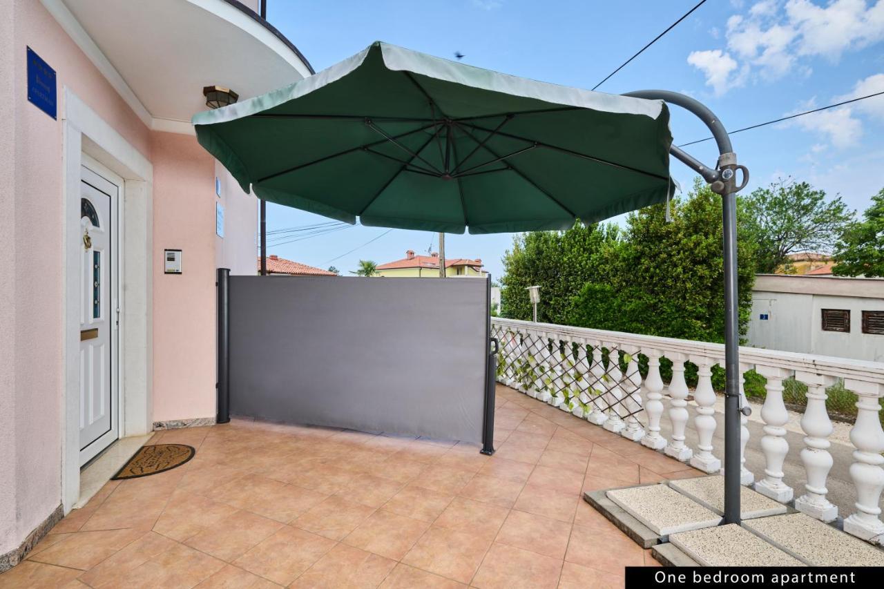 Apartments Angela Umag Luaran gambar